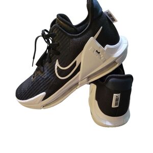 REDUCED💥Nike Black and White Sneakers